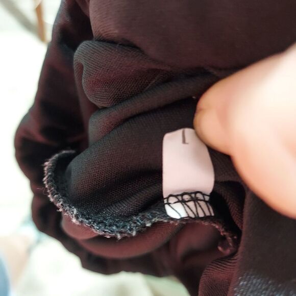 Front slit shorts size large - Picture 4 of 5